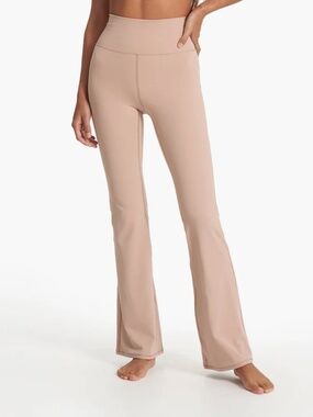 Vuori Studio Flare Leggings Pants Coconut Extra Small XS
